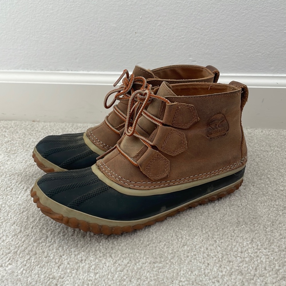 Womens Sorel low top boots
